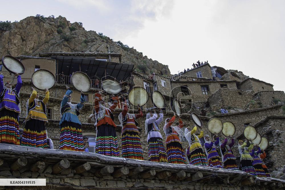 Kurdish Women Celebrate Hezar-Daf Festival - Iran