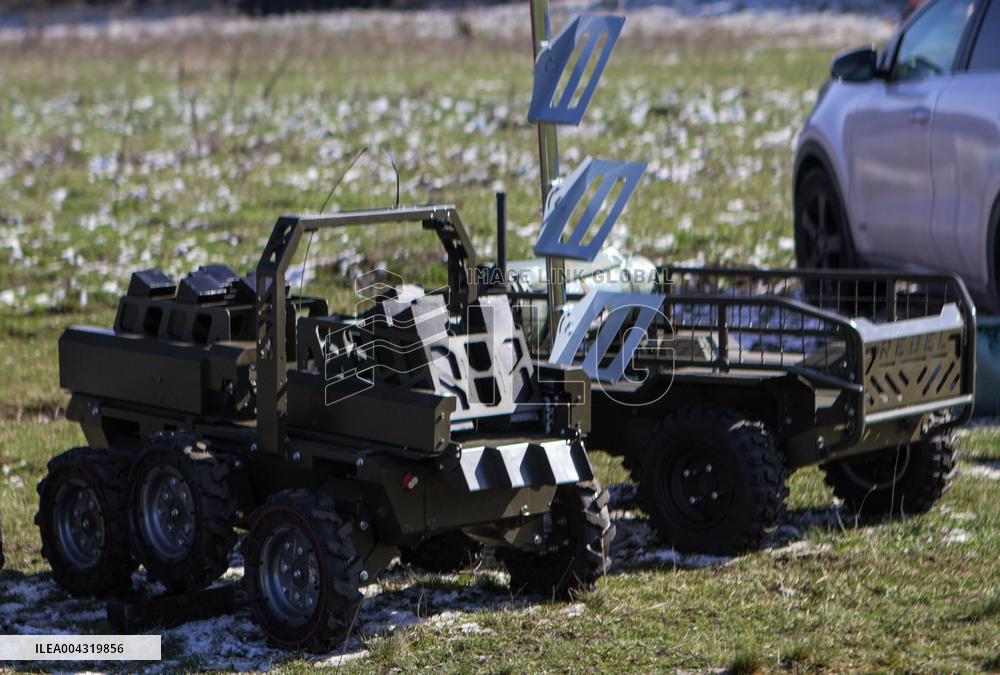 Large-scale trials of ground-based robots by Brave1 Cluster in Kyiv regionLarge-scale trials of ground-based robots by Brave1 Cl