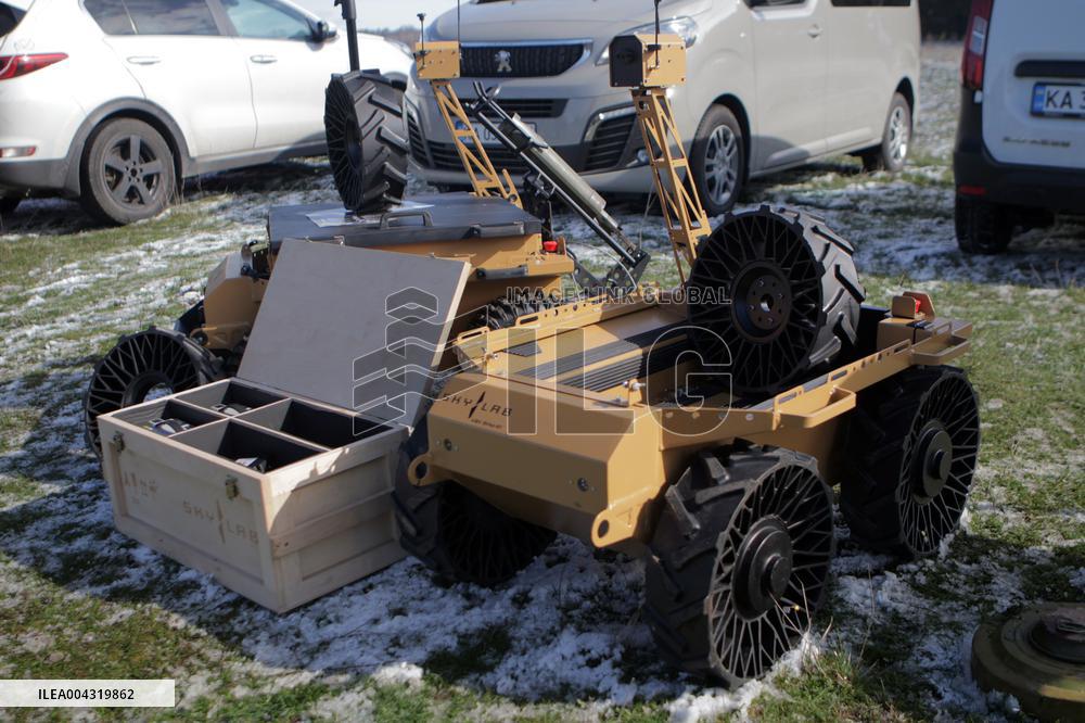 Large-scale trials of ground-based robots by Brave1 Cluster in Kyiv regionLarge-scale trials of ground-based robots by Brave1 Cl