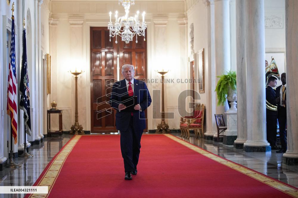 Donald Trump welcomes the Navy Midshipmen - Washington