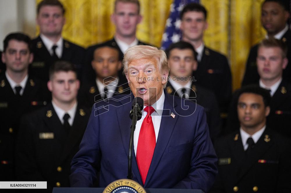 Donald Trump welcomes the Navy Midshipmen - Washington