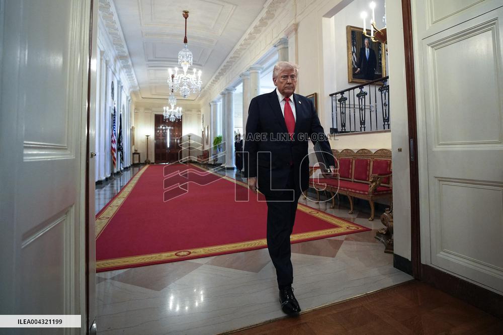 Donald Trump welcomes the Navy Midshipmen - Washington