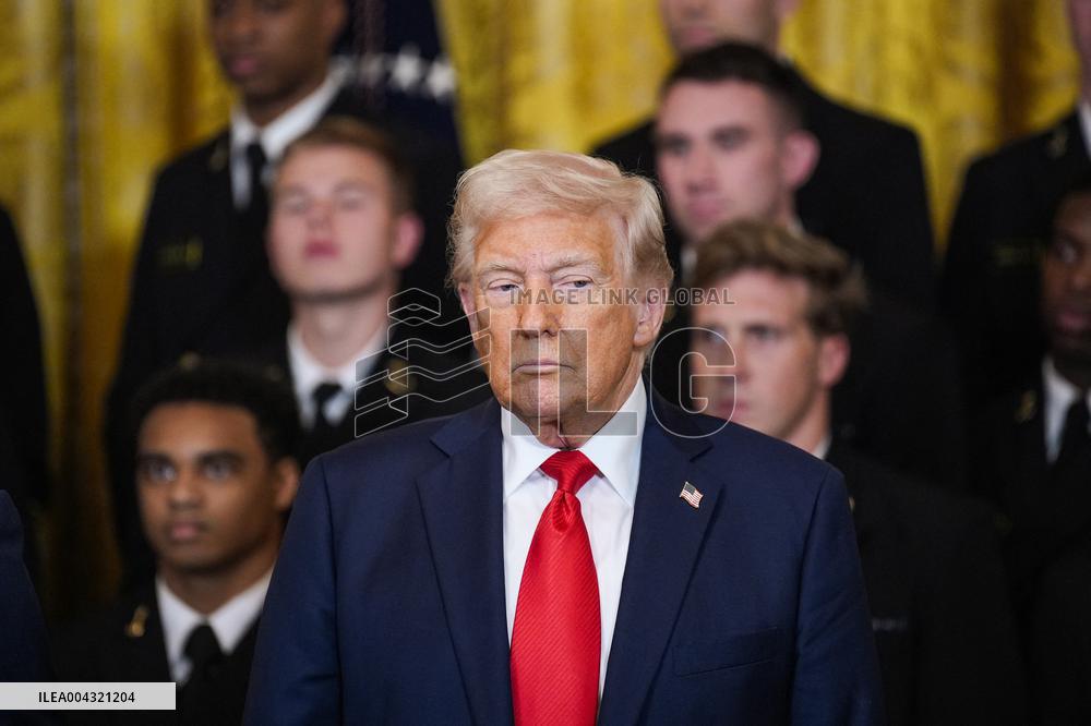 Donald Trump welcomes the Navy Midshipmen - Washington