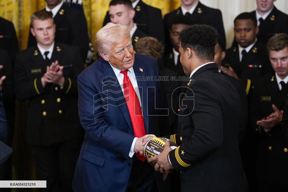 Donald Trump welcomes the Navy Midshipmen - Washington
