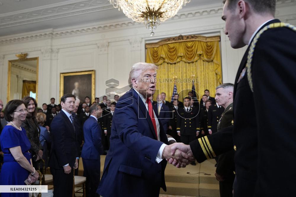 Donald Trump welcomes the Navy Midshipmen - Washington