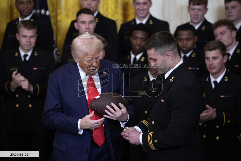 Donald Trump welcomes the Navy Midshipmen - Washington