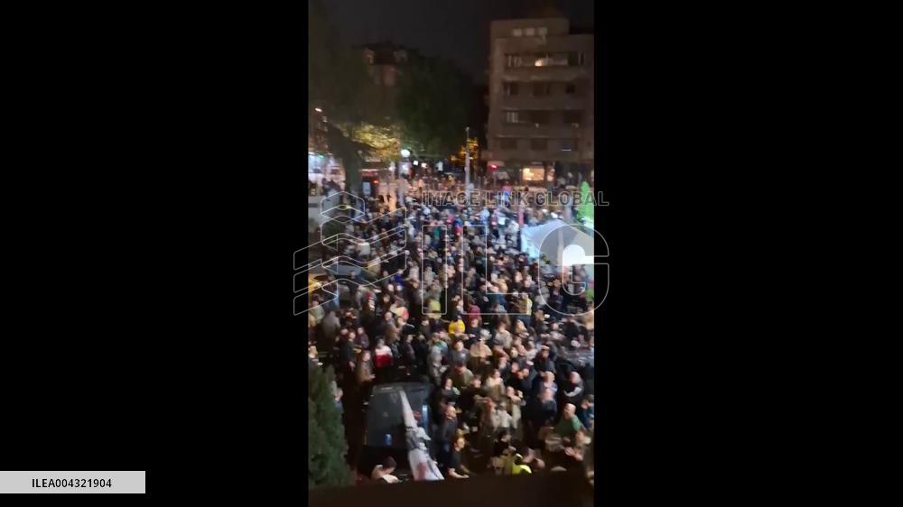 Serbia: Students Block Entrance of Public Broadcaster in Anti-Government Protest