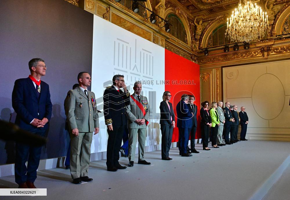 Macron Awards Those Involved In Notre Dame De Paris Cathedral Restorations - Paris