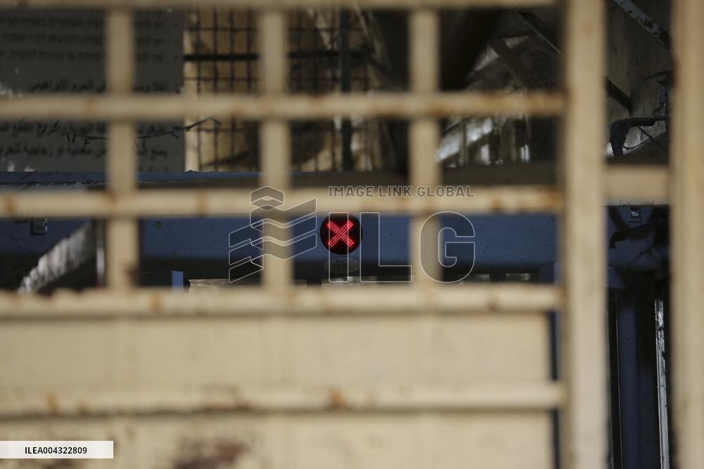 Israel Closes Ibrahimi Mosque to Muslims