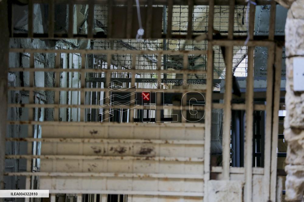 Israel Closes Ibrahimi Mosque to Muslims