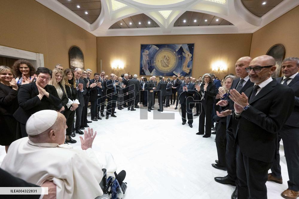 Pope Francis Welcomes Gemelli Hospital Physicians And Staff - Vatican