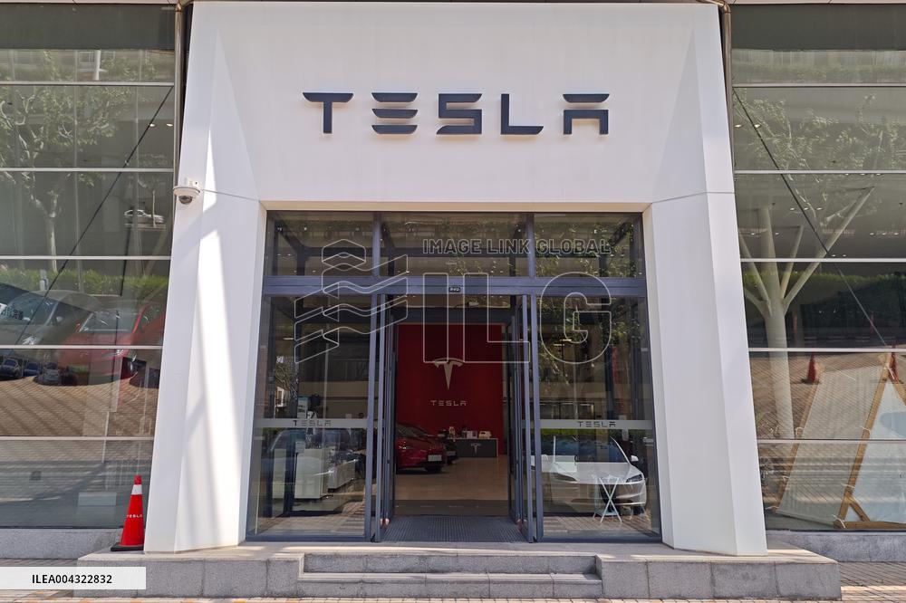 Tesla Center in Shanghai