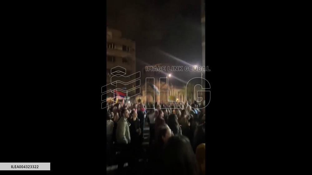 Serbia: Students Block Entrance of Public Broadcaster in Anti-Government Protest 3