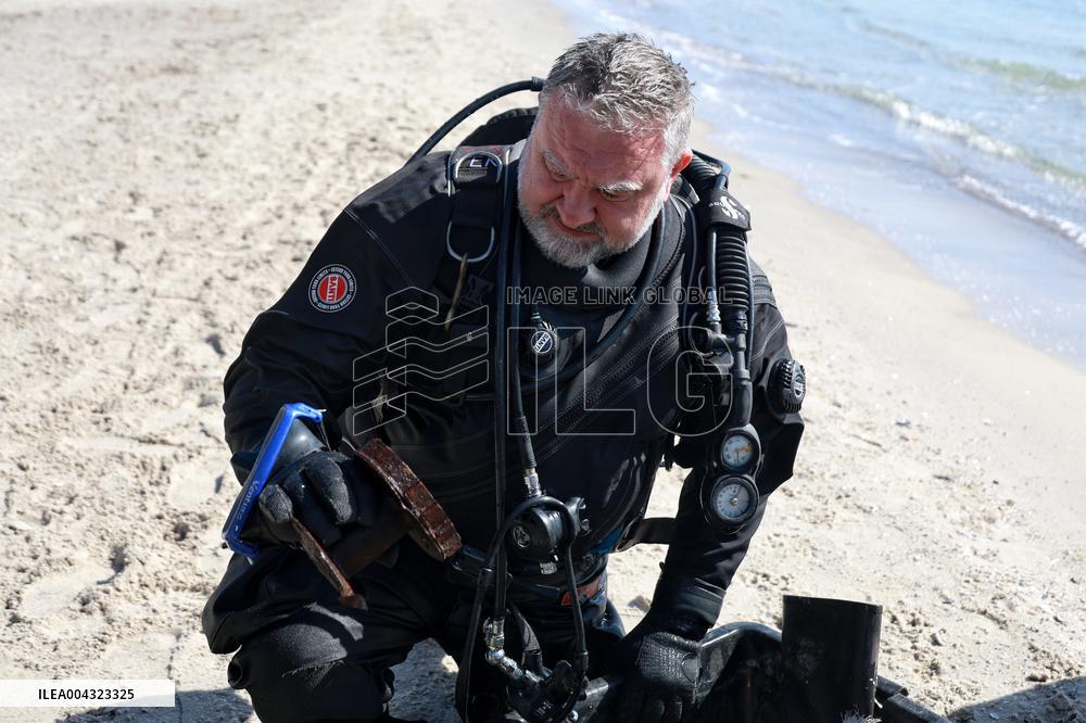 Divers check Black Sea shore in Odesa before high season
