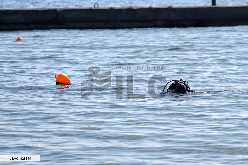 Divers check Black Sea shore in Odesa before high season