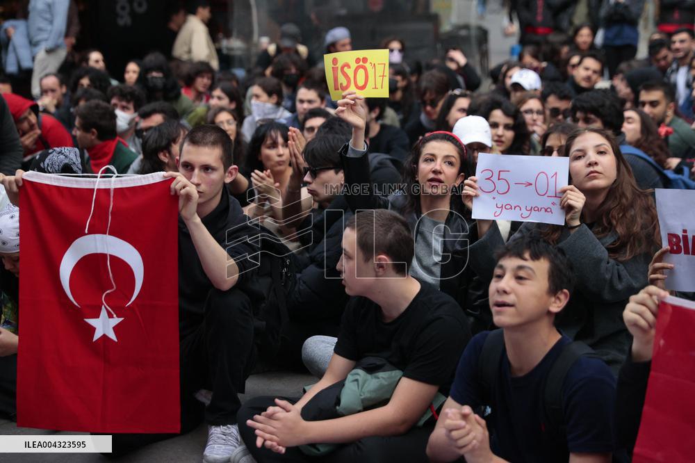 Turkish High School Students Protest At Teacher Changes