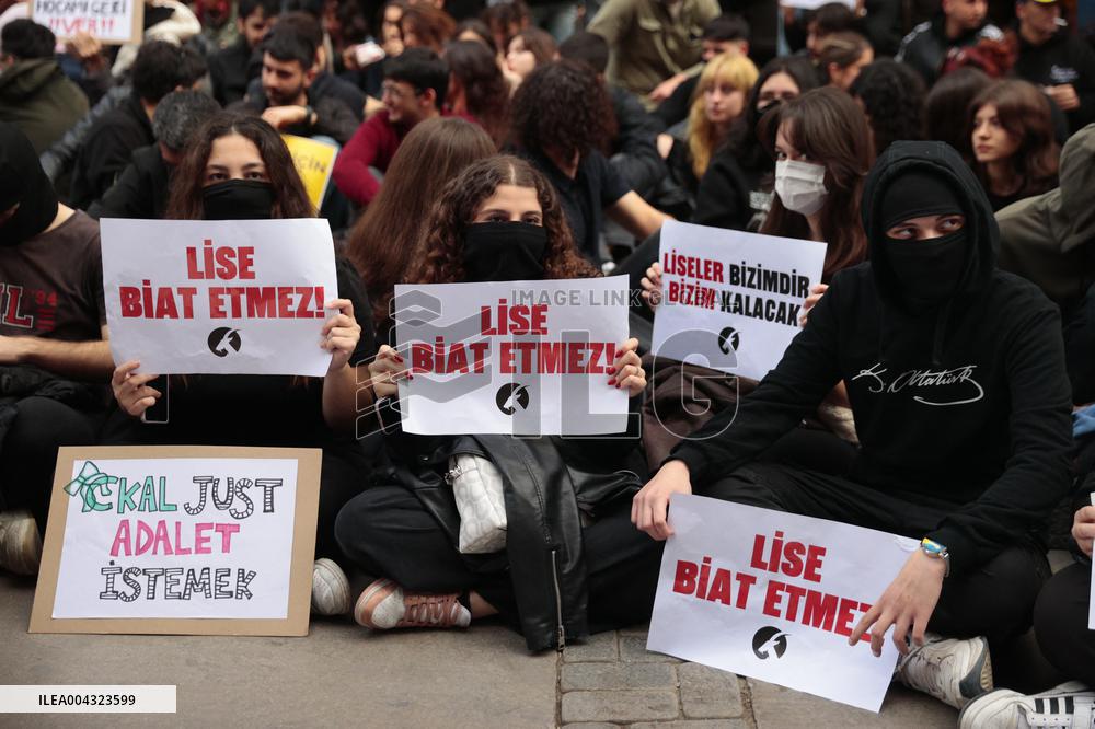 Turkish High School Students Protest At Teacher Changes