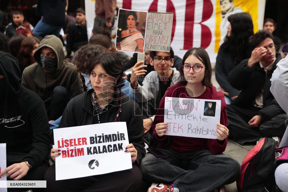 Turkish High School Students Protest At Teacher Changes
