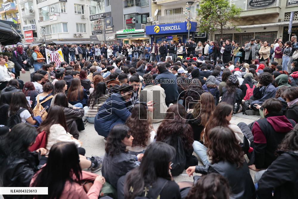 Turkish High School Students Protest At Teacher Changes
