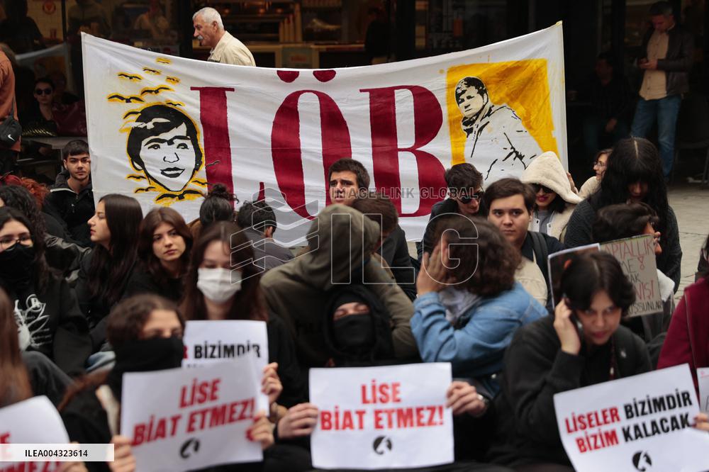 Turkish High School Students Protest At Teacher Changes