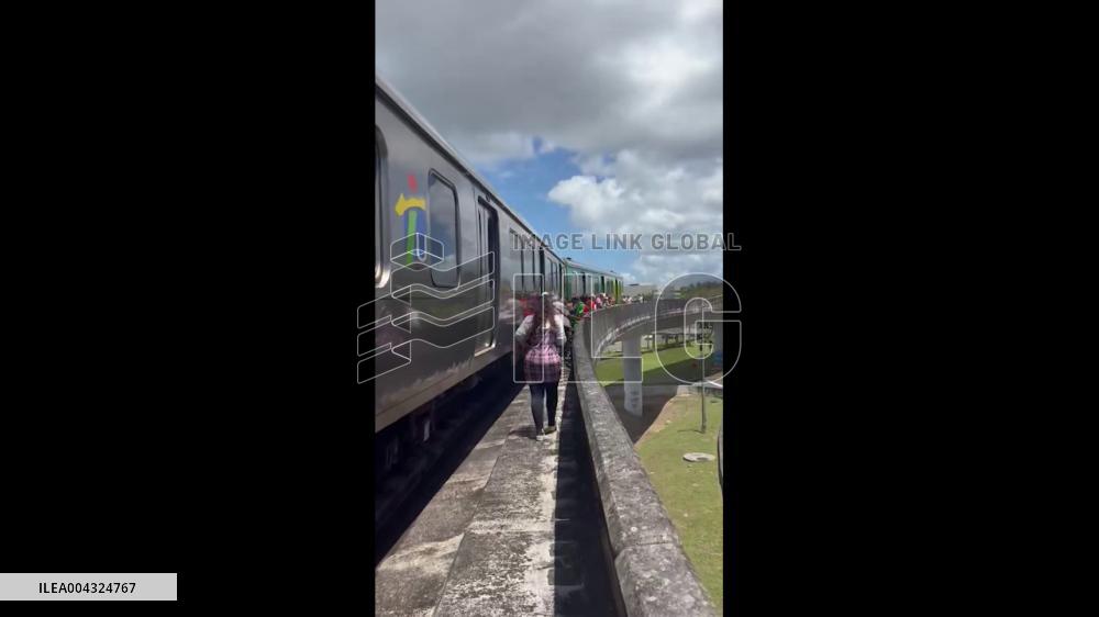 Puerto Rico: Passengers Evacuate Tren Urbano After Major Power Outage