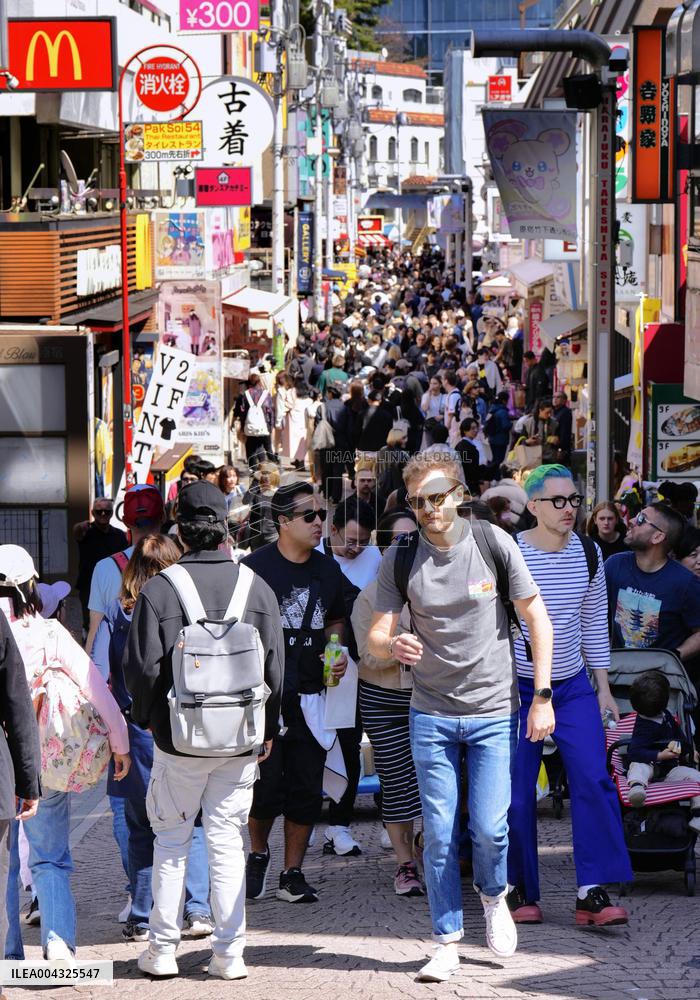Foreign visitors in Tokyo