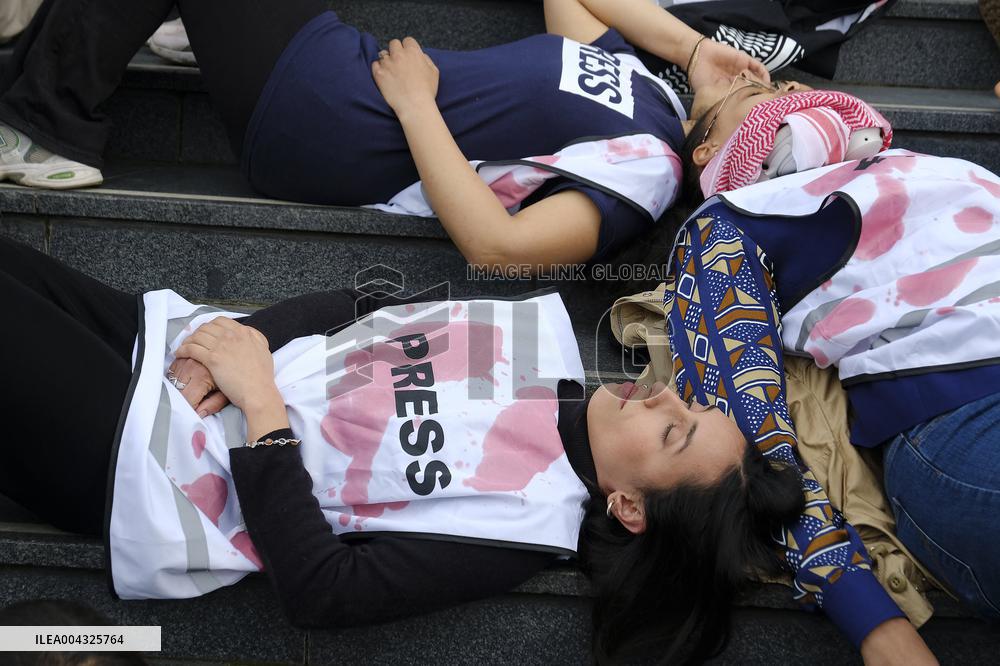 French Journalists In Support Of Palestinian Journalists Killed In Gaza - Paris