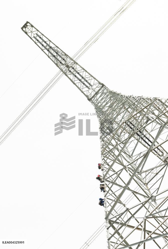 Ultra-high Voltage Transmission Lines