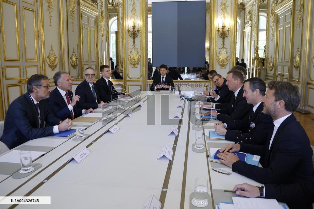 US and France Discuss Ukraine Ceasefire