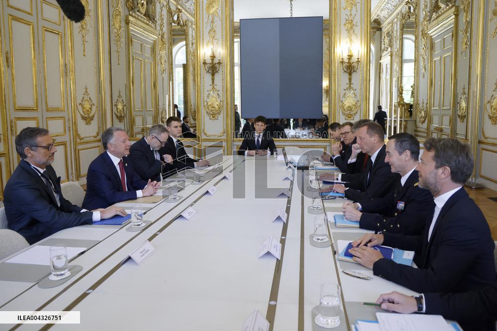 US and France Discuss Ukraine Ceasefire