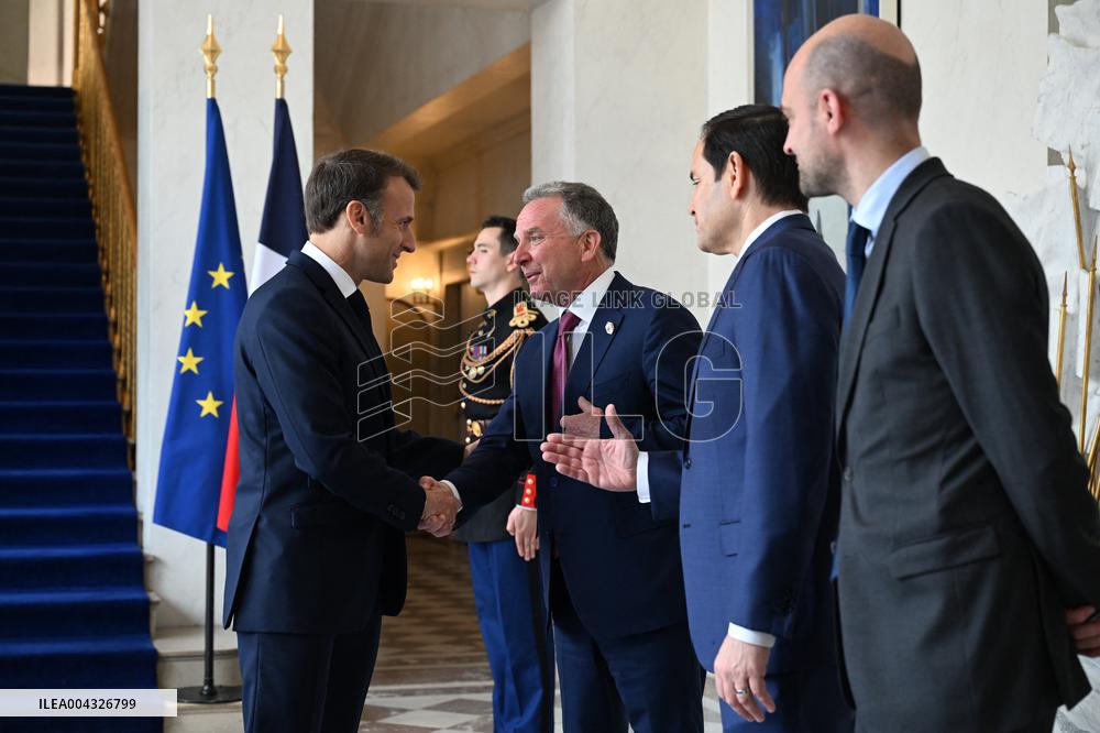 Macron and US Officials Discuss Ukraine Ceasefire in Paris