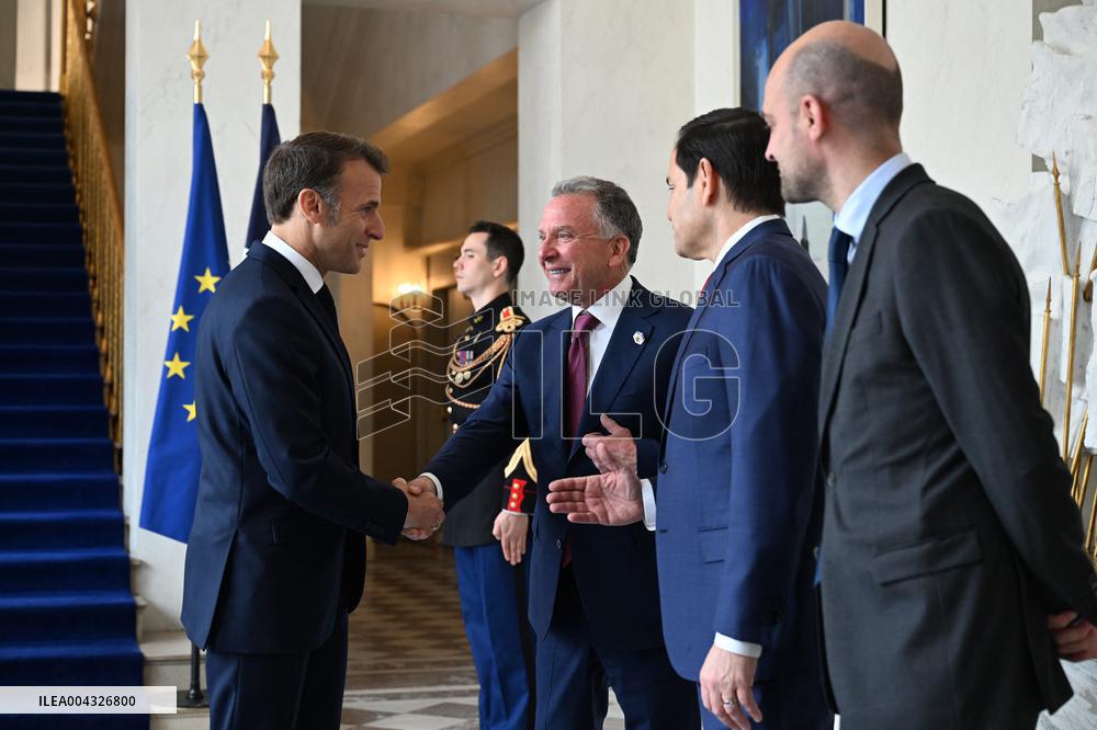 Macron and US Officials Discuss Ukraine Ceasefire in Paris