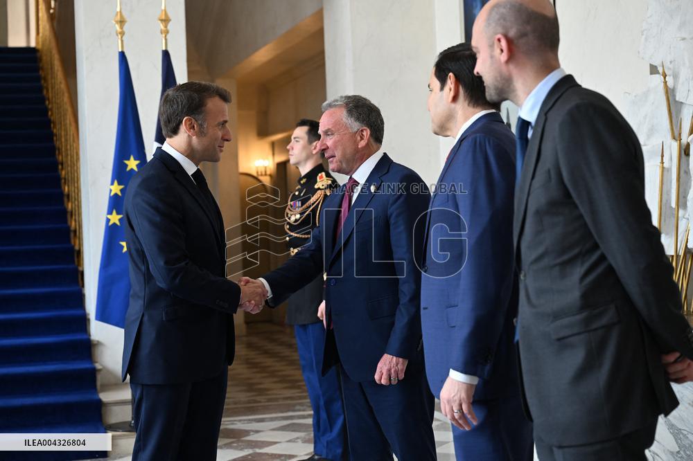 Macron and US Officials Discuss Ukraine Ceasefire in Paris