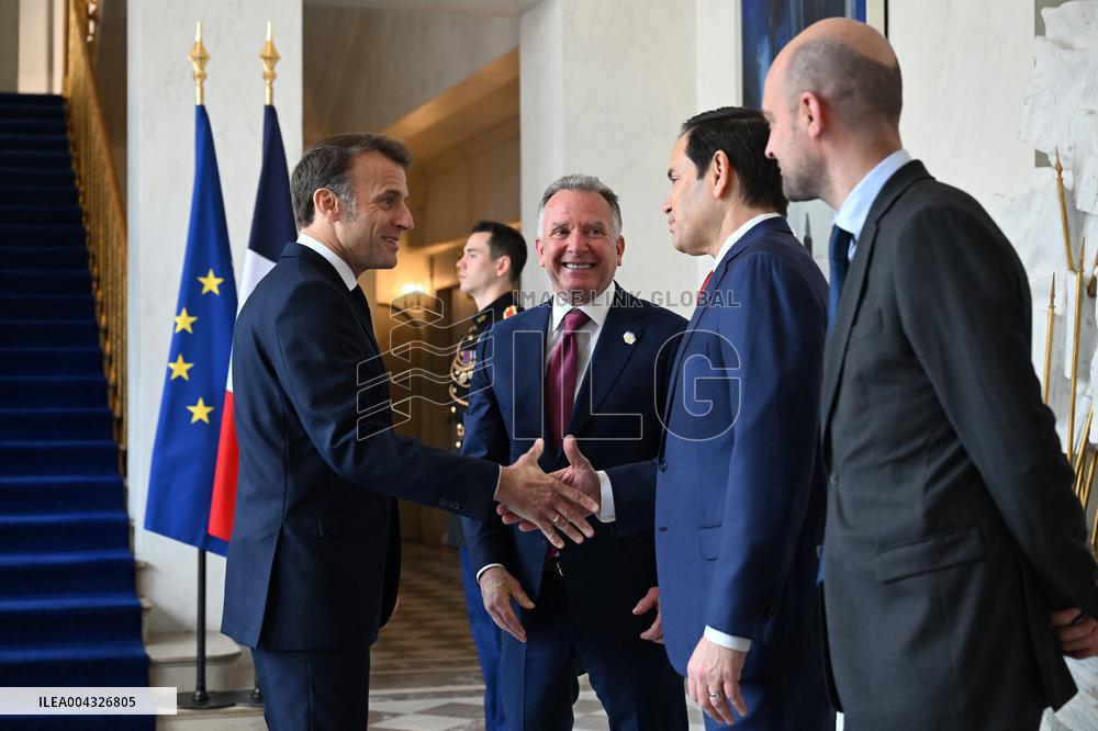Macron and US Officials Discuss Ukraine Ceasefire in Paris