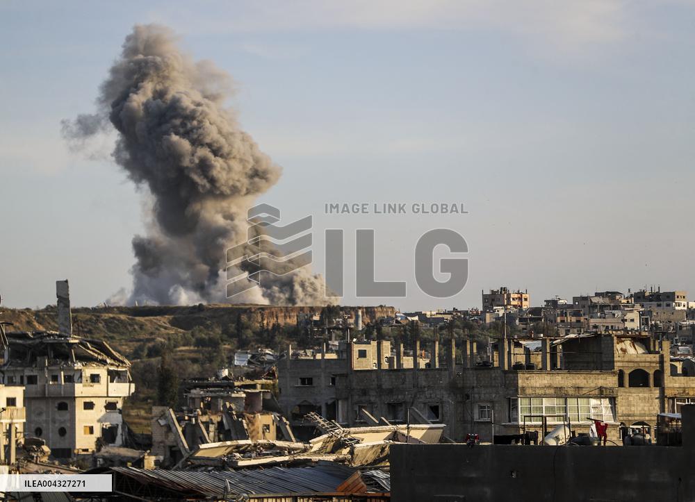 Israeli Attack In Gaza On 15 April - Palestine