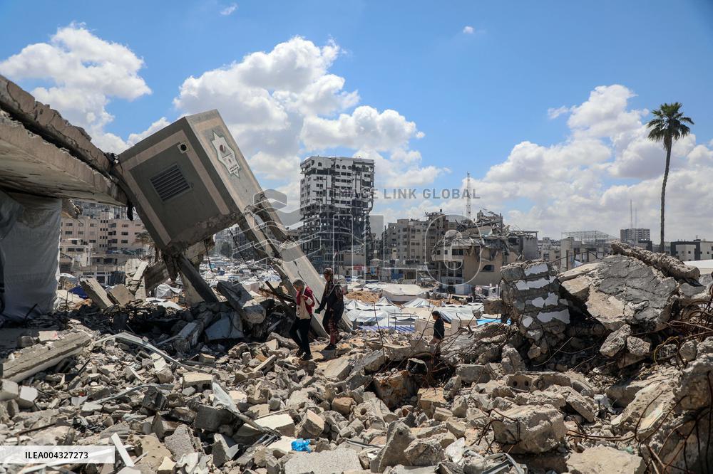 Israeli Attack In Gaza On 15 April - Palestine