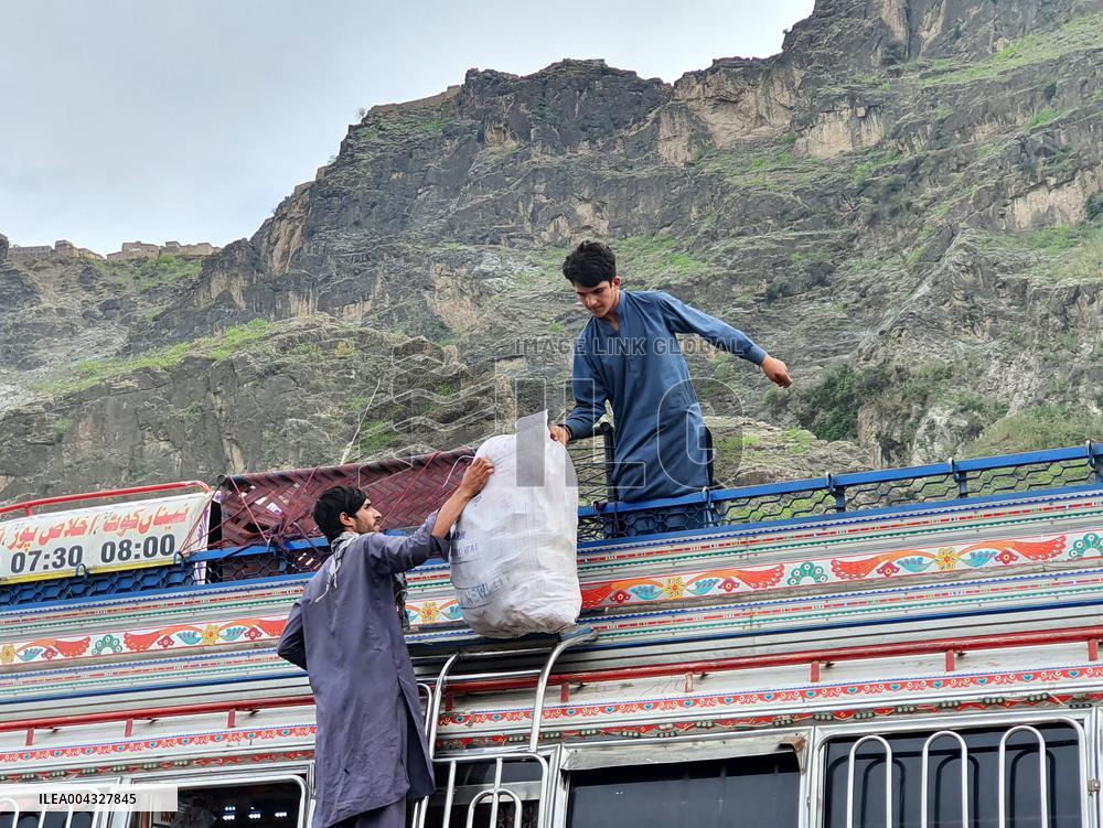 Afghan Refugees Arrive At The Torkham Border - Pakista
