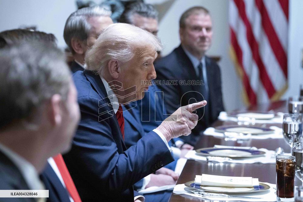 Trump and Meloni of Italy at lunch