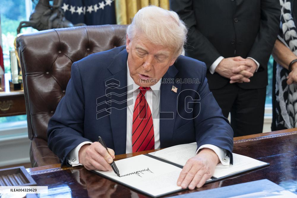 Trump Signs a Proclamation Expanding Fishing Rights in the Pacific islands