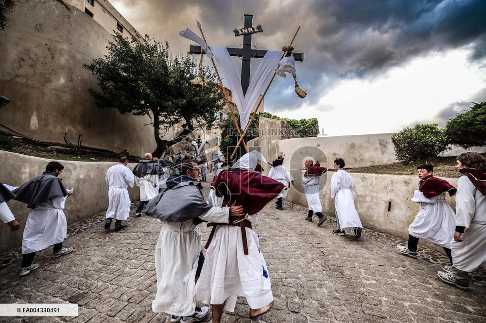 The Traditional Mass With The Lavanda - Calvi