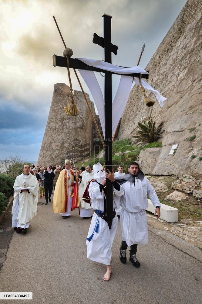 The Traditional Mass With The Lavanda - Calvi