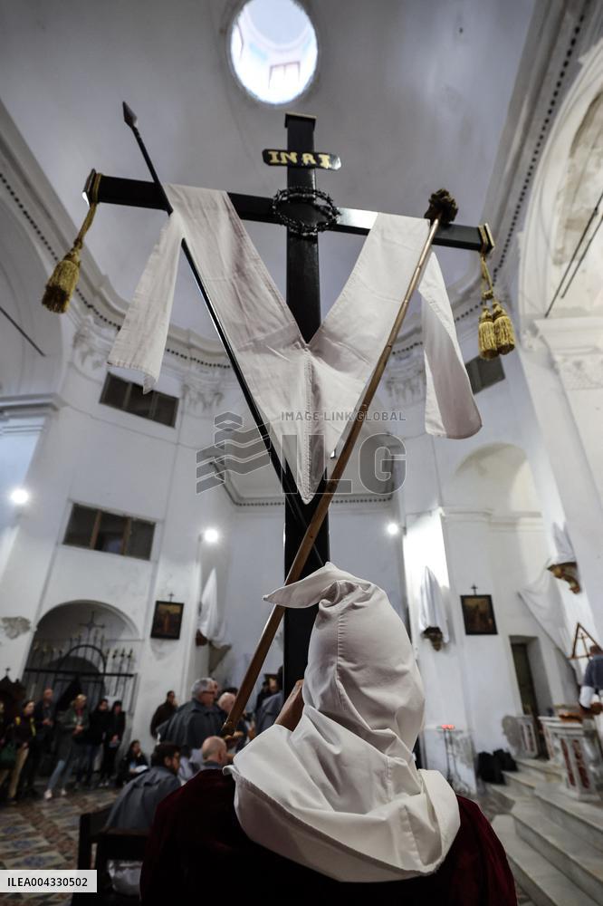 The Traditional Mass With The Lavanda - Calvi