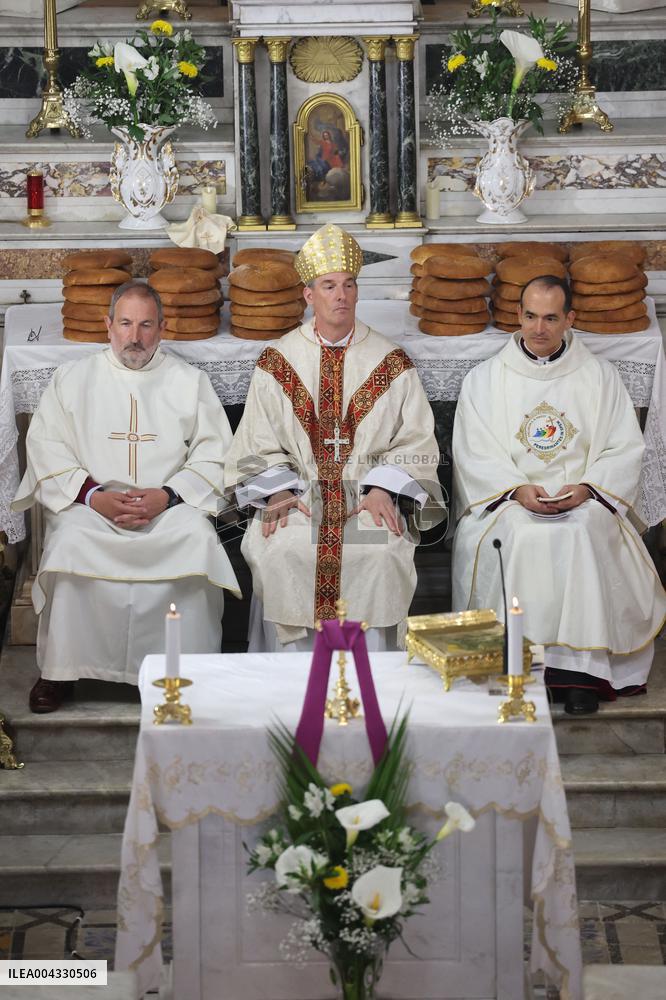 The Traditional Mass With The Lavanda - Calvi