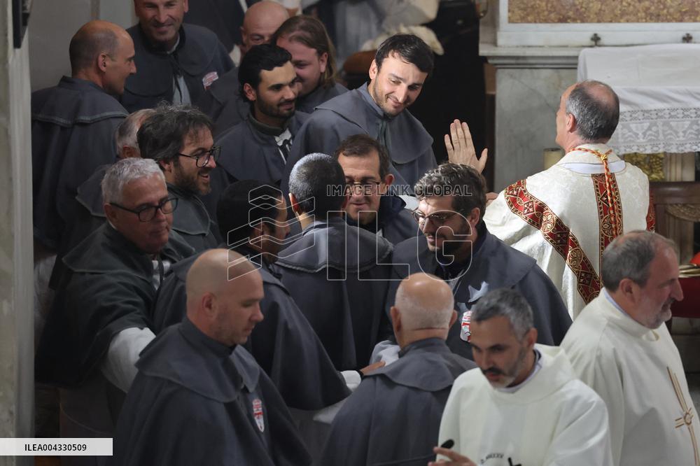 The Traditional Mass With The Lavanda - Calvi