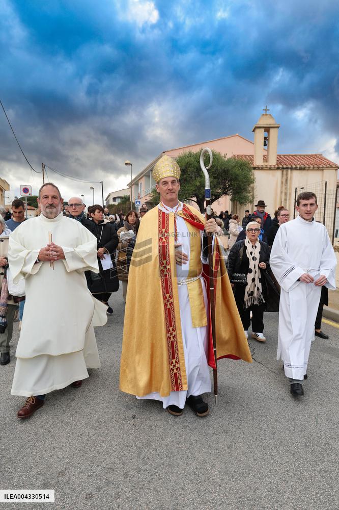 The Traditional Mass With The Lavanda - Calvi