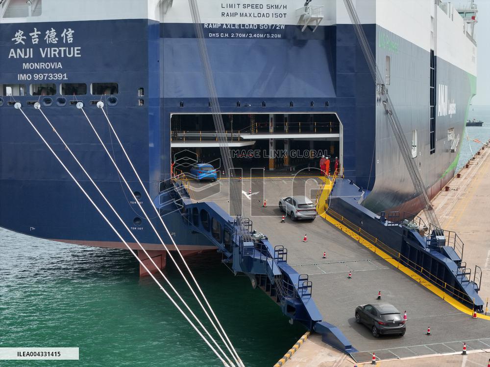 LNG Dual-fuel Ocean-going Vehicle Carriers