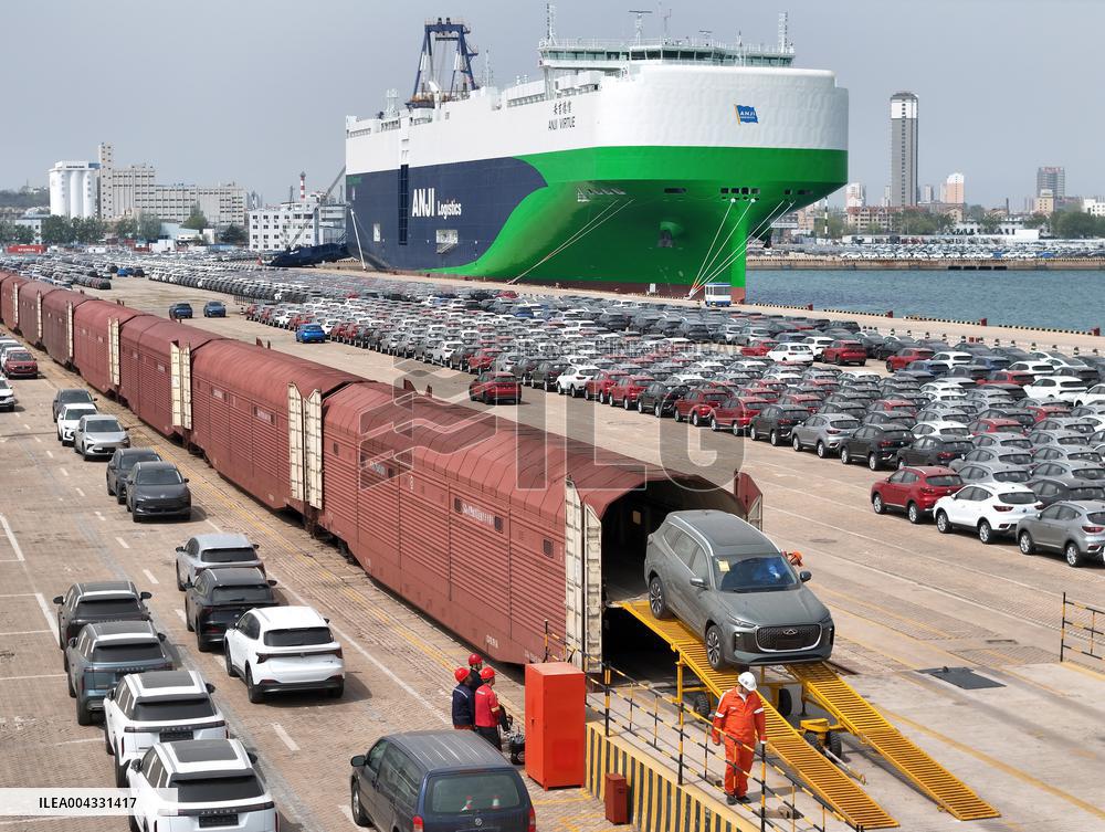 LNG Dual-fuel Ocean-going Vehicle Carriers