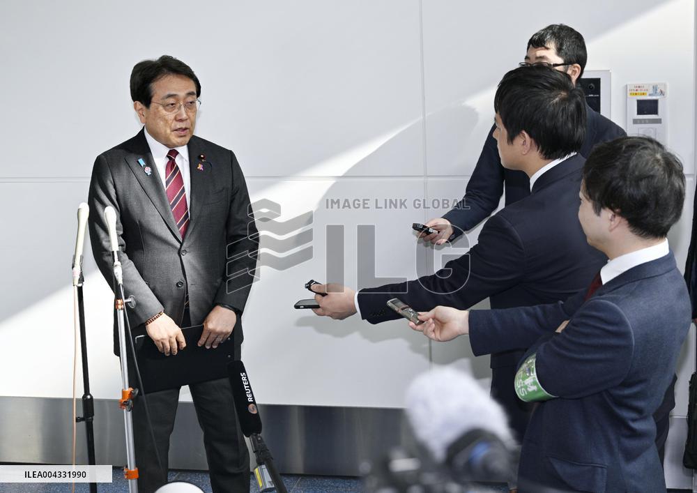 Tariff negotiator back to Japan