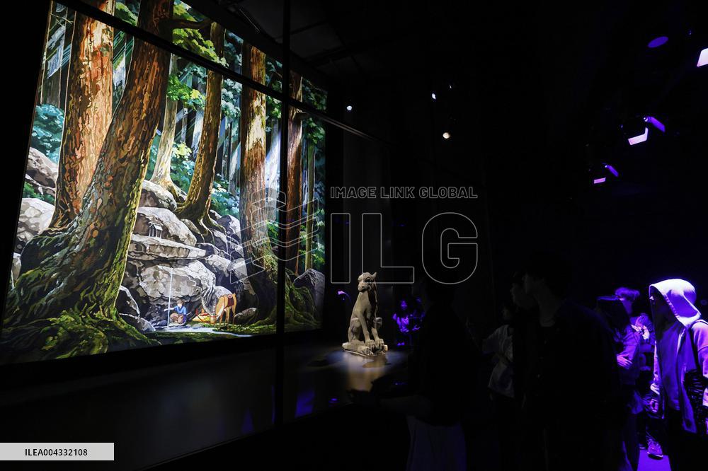 Tapestry at World Exhibition in Osaka