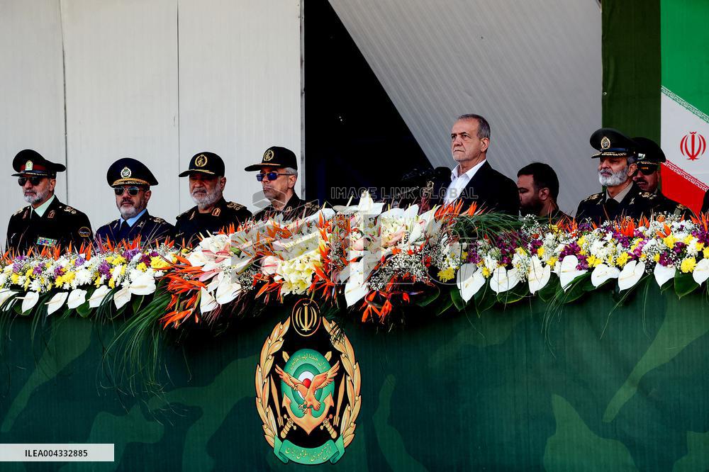 President Masoud Pezeshkian attend annual Army Day - Tehran